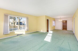 701 E Fairmount Ave in Whitefish Bay, WI - Building Photo - Building Photo
