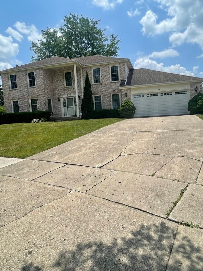 747 S Carriageway Ln