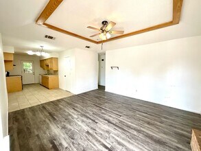 6108 37th St in Lubbock, TX - Building Photo - Building Photo