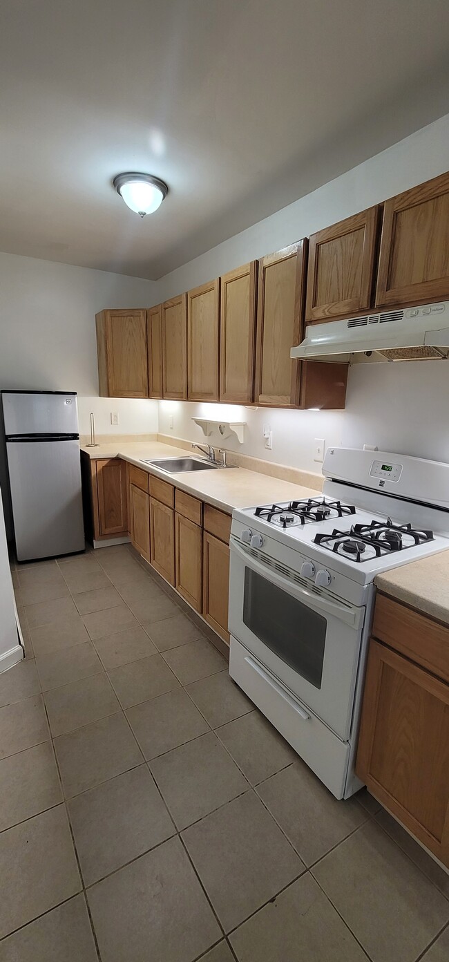 94 Hinman St in West Haven, CT - Building Photo - Building Photo