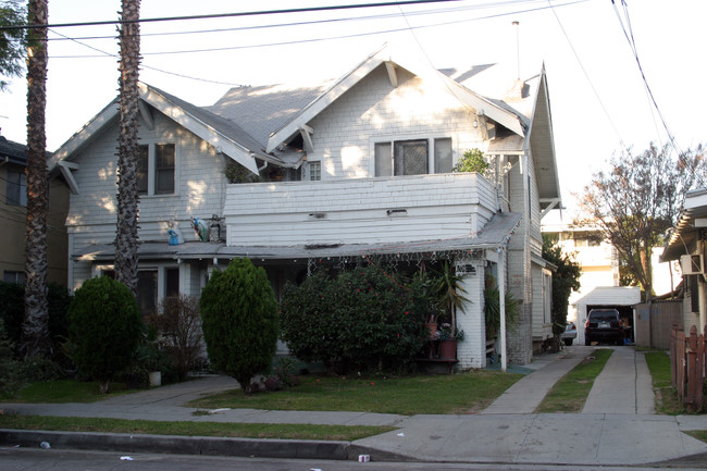 1631 N Edgemont St in Los Angeles, CA - Building Photo - Building Photo