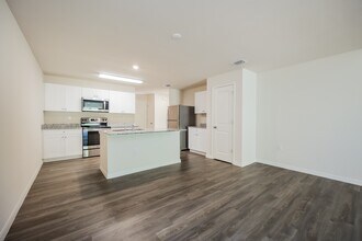 9076 Aegean Cir in Lehigh Acres, FL - Foto de edificio - Building Photo