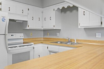 3192 Cleveland Ave N-Unit -Unit 3192 in Arden Hills, MN - Building Photo - Building Photo