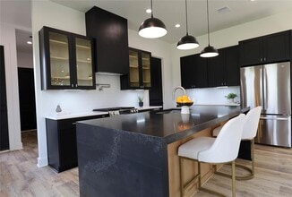 609 E 38th St in Houston, TX - Foto de edificio - Building Photo