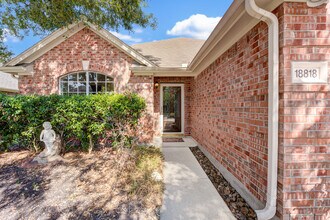 18818 Woodbreeze Dr in Humble, TX - Building Photo - Building Photo