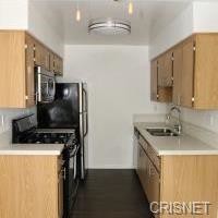 14218 Victory Blvd, Unit 31N in Los Angeles, CA - Building Photo - Building Photo