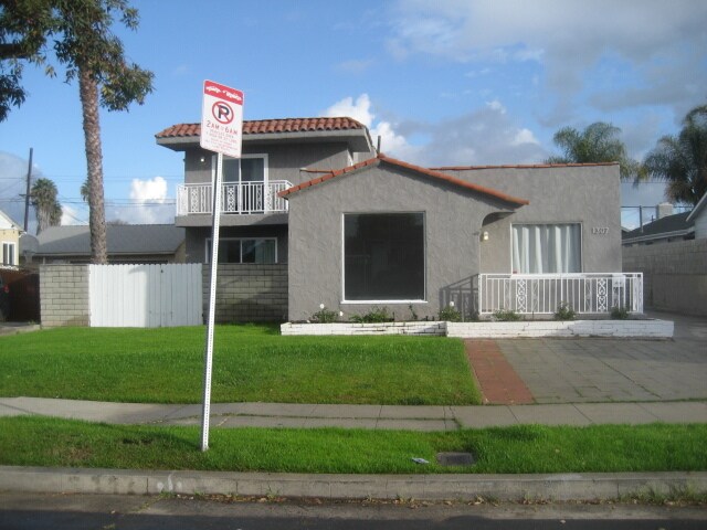 1307 W M St, Unit A in Wilmington, CA - Building Photo