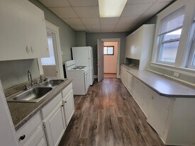 423 N 13th Ave E in Duluth, MN - Building Photo