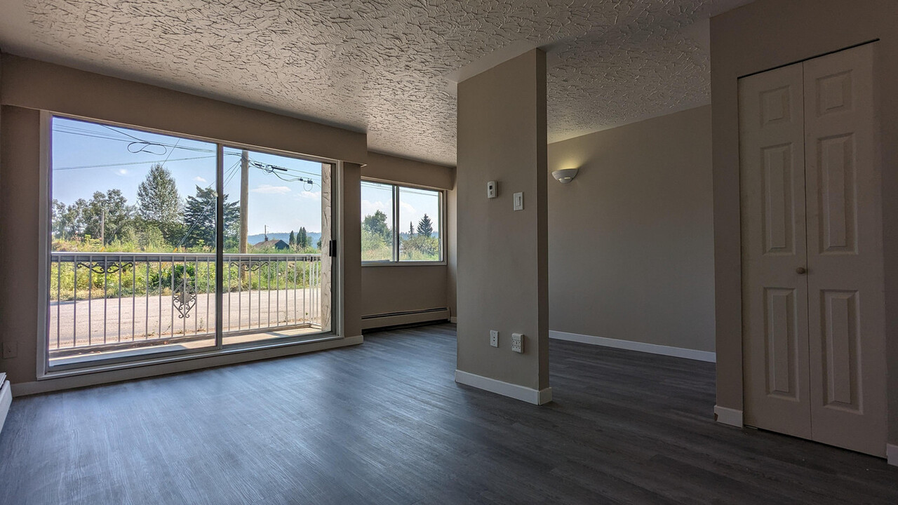 Queensway Place Apartments in Prince George, BC - Building Photo