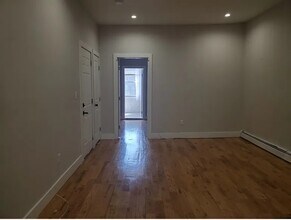 16 Lewis Ave, Unit 2R in Jersey City, NJ - Building Photo - Building Photo
