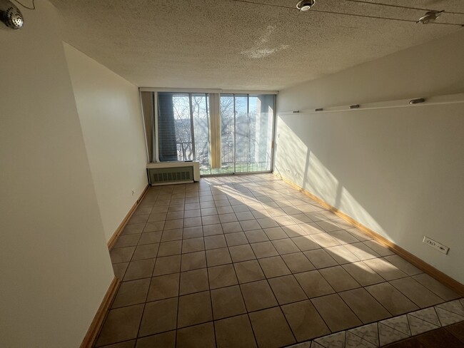 1043 S York Rd in Bensenville, IL - Building Photo - Building Photo