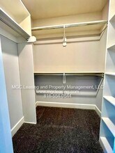 2108-2114-2114 Hickoryleaf Ln in Raymore, MO - Building Photo - Building Photo