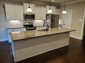 102 Elledge Farm Dr in Hazel Green, AL - Building Photo - Building Photo