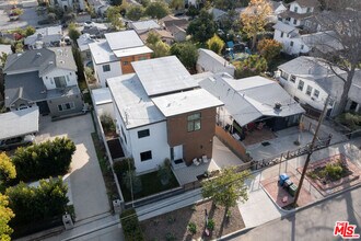 2512 Berkeley Ave in Los Angeles, CA - Building Photo - Building Photo