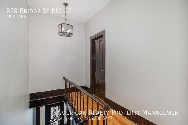 828 Bridge St NW in Grand Rapids, MI - Building Photo - Building Photo