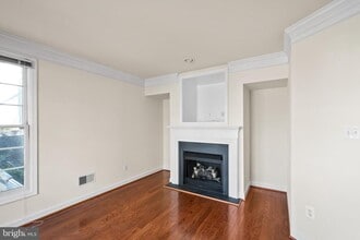 8831 Ashgrove House Ln in Vienna, VA - Building Photo - Building Photo