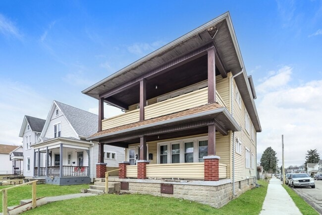 327-329-329 N Shaffer St in Springfield, OH - Building Photo - Building Photo