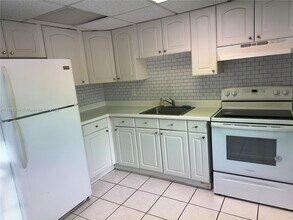 2008 Pierce St in Hollywood, FL - Building Photo - Building Photo