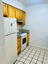 35-22 Union St in Queens, NY - Building Photo