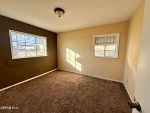 2606 Sacramento Ave in El Paso, TX - Building Photo - Building Photo