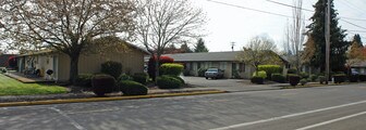 635-685 S 5th St in Lebanon, OR - Building Photo
