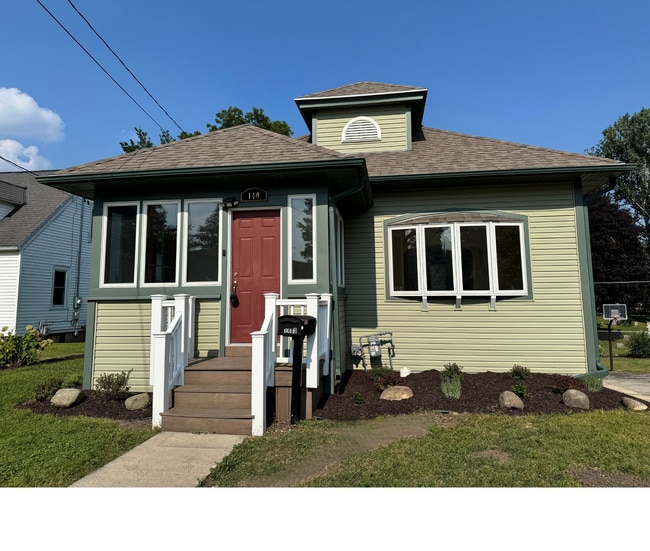 property at 140 S Elmwood Ave