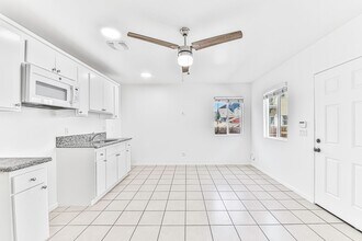 319 Hermosa Ave, Unit 10 in Long Beach, CA - Building Photo - Building Photo