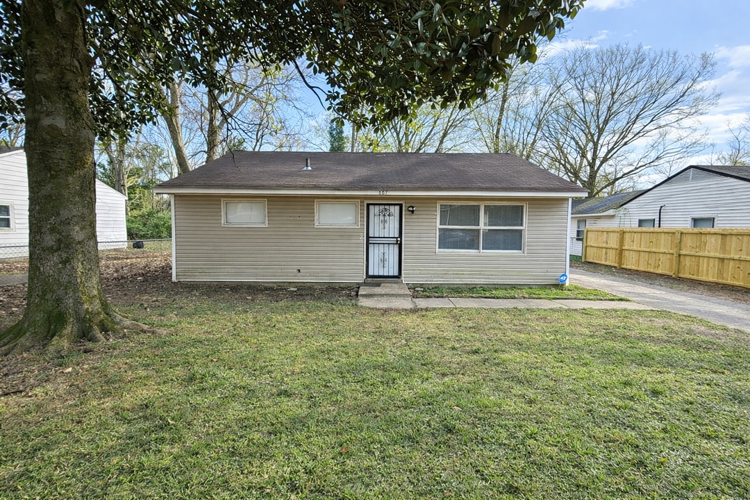 887 Par Ave in Memphis, TN - Building Photo