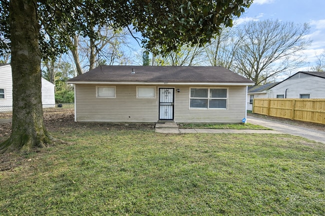 property at 887 Par Ave