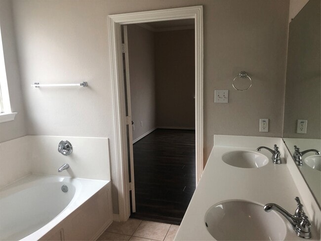 property at 210 Briar Trace Ln
