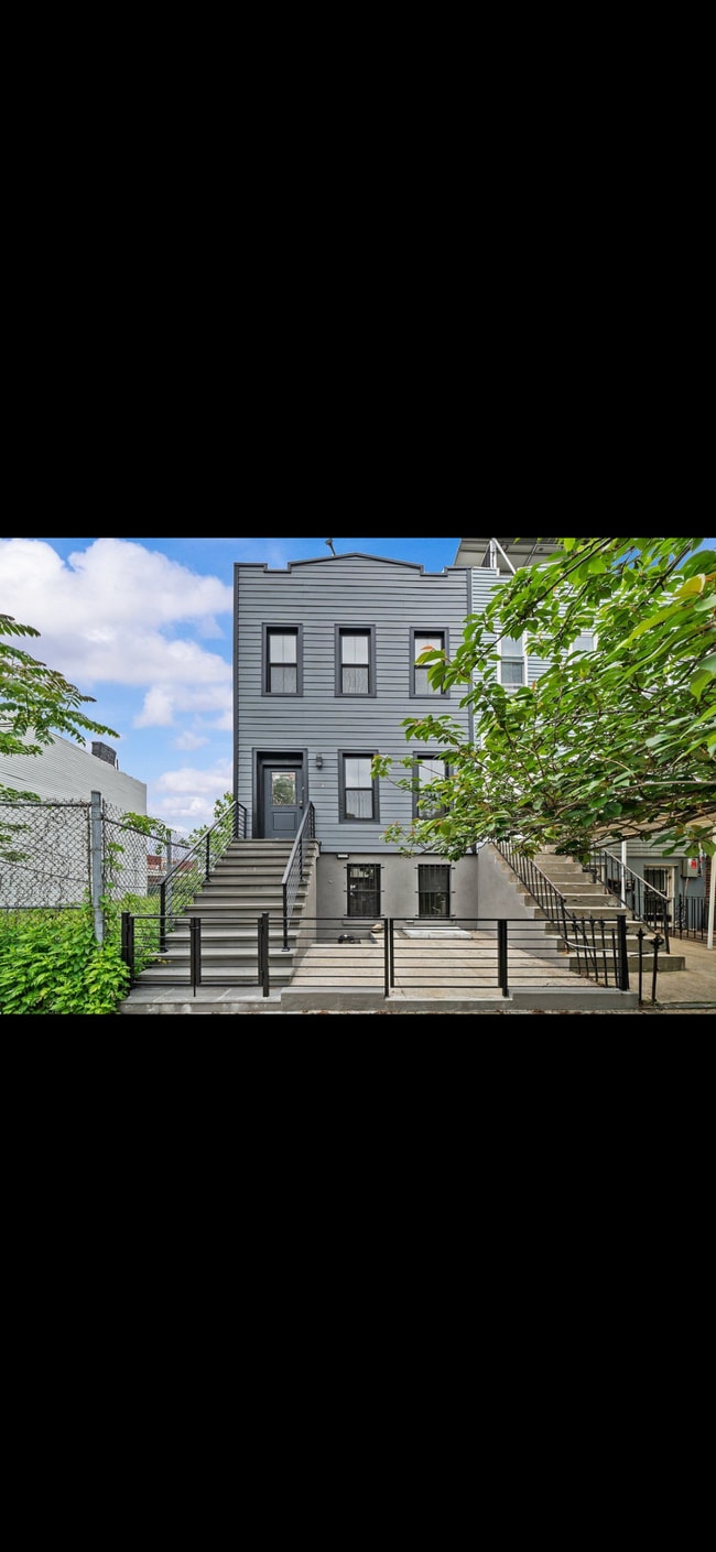 2105A Pacific St, Unit Bed Stuyvesant 2Br’s