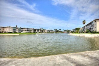 2562 Garden Dr N in Lake Worth Beach, FL - Building Photo - Building Photo