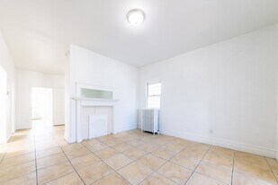 17 Amanda St in Pittsburgh, PA - Building Photo