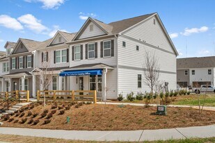 7001 Nipton Xing in Flowery Branch, GA - Building Photo