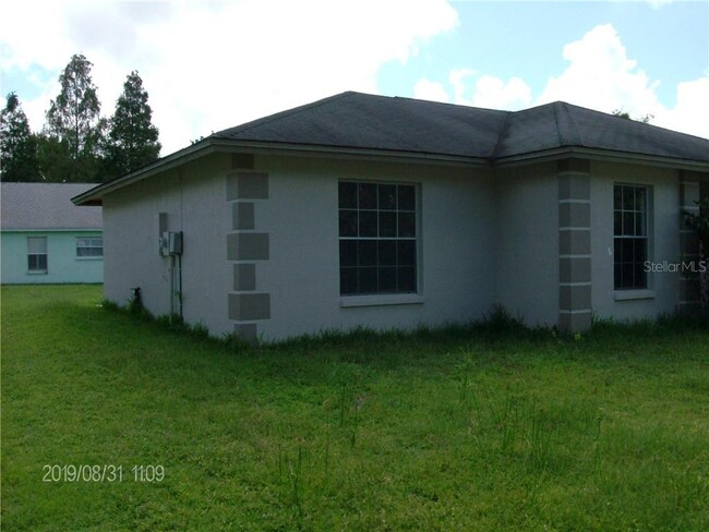 1838 Twisting Ln in Zephyrhills, FL - Building Photo - Building Photo