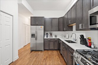 3529 S Indiana Ave in Chicago, IL - Foto de edificio - Building Photo