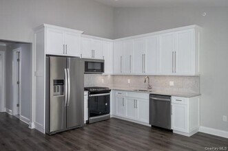 26 Sunlight Walk in Holbrook, NY - Building Photo - Building Photo