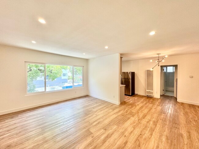 1245 Magnolia Ave in Los Angeles, CA - Building Photo - Building Photo