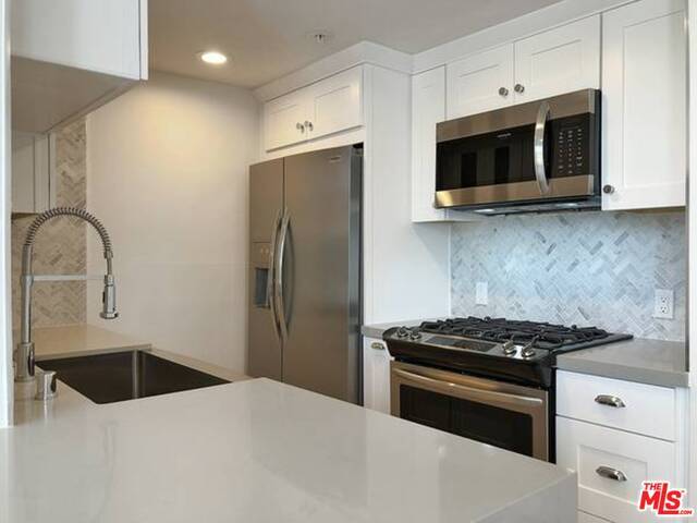 301 S Swall Dr-Unit -201 in Los Angeles, CA - Foto de edificio
