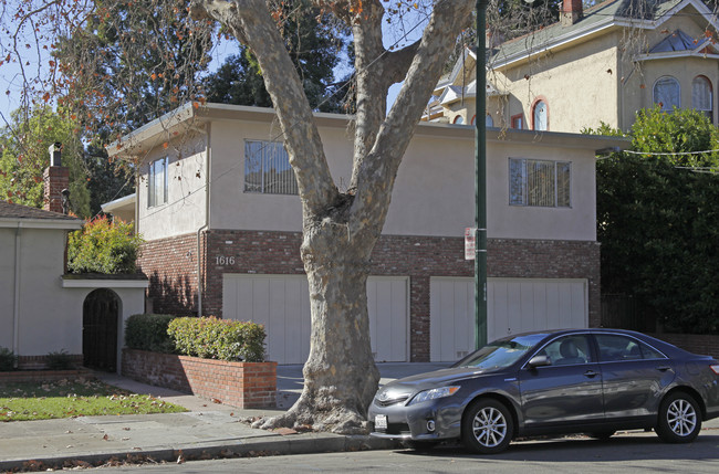 1616 Central Ave in Alameda, CA - Foto de edificio - Building Photo