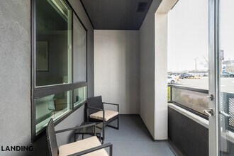 2060 Experience Ave, Unit 121 in Reno, NV - Foto de edificio - Building Photo