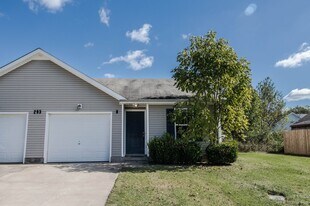 293 Executive Ave in Clarksville, TN - Building Photo