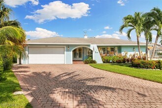 2140 Shad Ct in Naples, FL - Building Photo - Building Photo