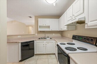 8307 Walden Park Dr in Savannah, GA - Building Photo - Building Photo