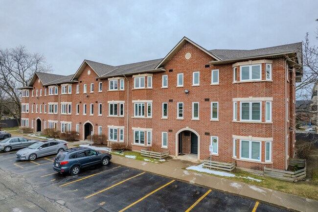 3095 Cawthra Rd in Mississauga, ON - Building Photo - Building Photo