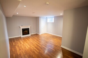 72 Amsterdam Av in Toronto, ON - Building Photo