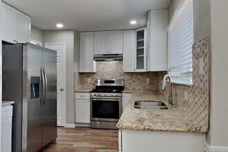 14118 Barkerview Ct in Houston, TX - Foto de edificio - Building Photo