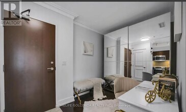 650 Sheppard Ave E in Toronto, ON - Building Photo - Building Photo