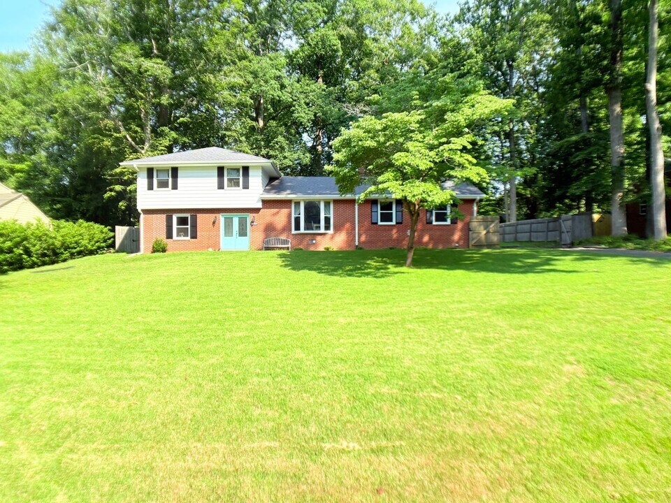 111 Deer Spring Rd in Williamsburg, VA - Building Photo