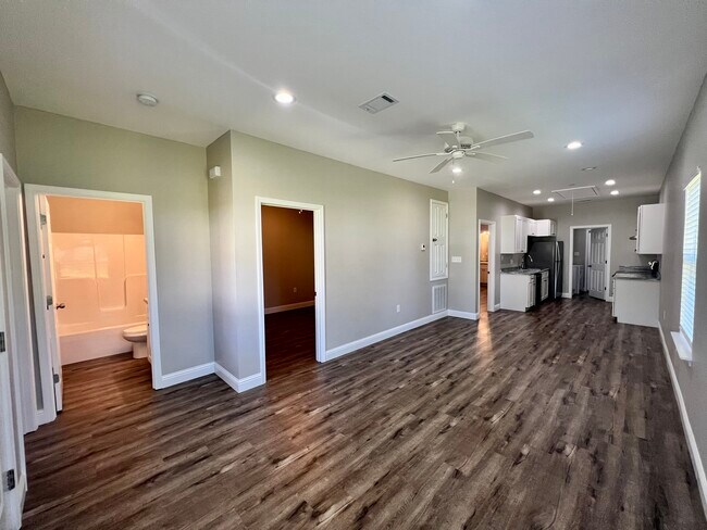 13585 Laurel Oaks Ln in Gulfport, MS - Building Photo - Building Photo